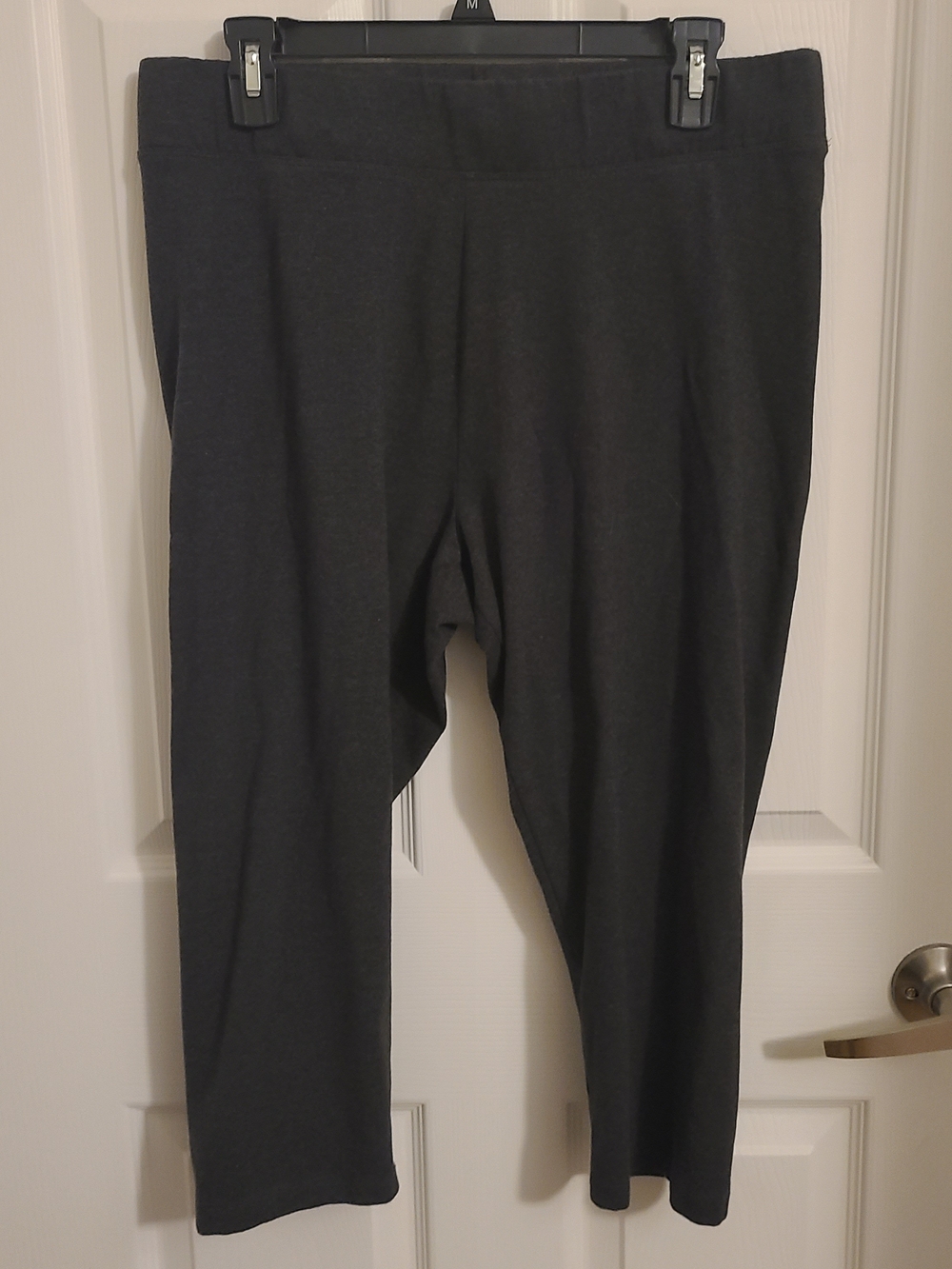 Sonoma Black Pull-On Capri Pants
